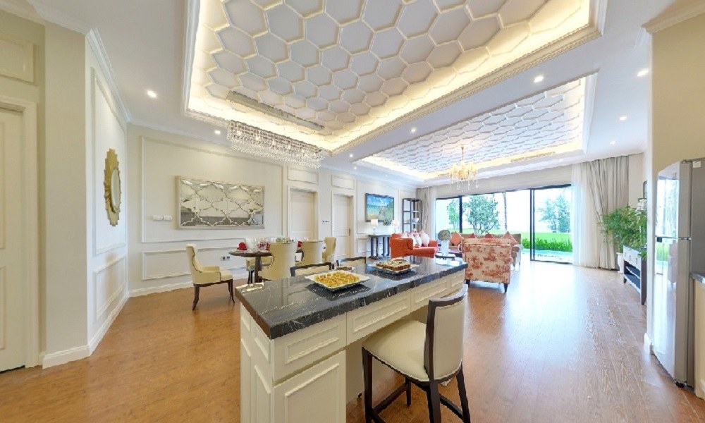 Khu bếp với đầy đủ thiết bị nội thất hiện đại